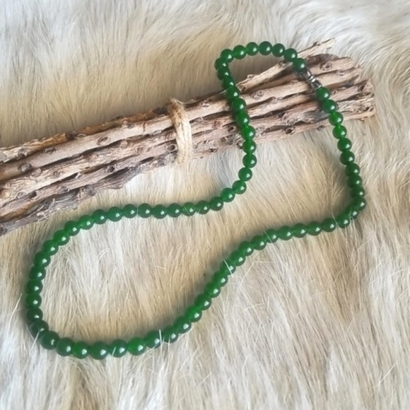 Natural Jade Necklace - Picture 7 of 8